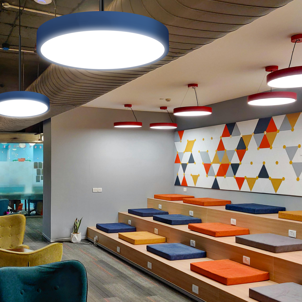 Reno-Evoke-Blue-Red.webp